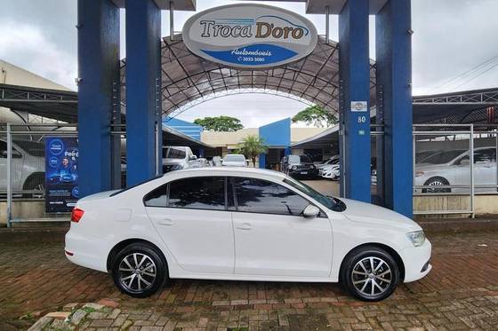 VOLKSWAGEN JETTA 2.0 COMFORTLINE FLEX 4P TIPTRONIC VOLKSWAGEN JETTA 2.0 COMFORTLINE FLEX 4P TIPTRONIC